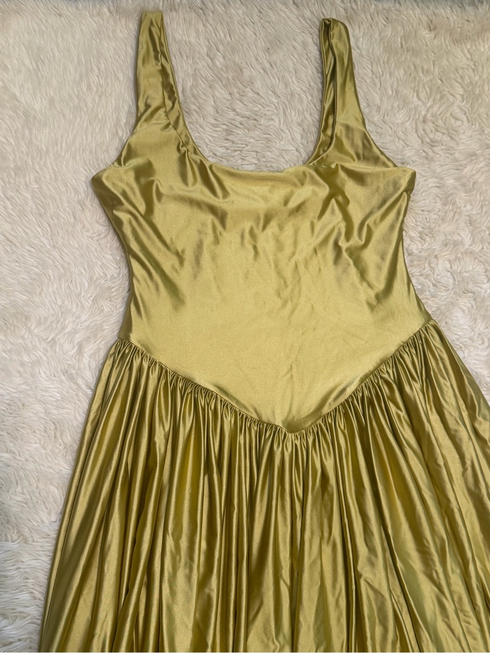 Sold out Flattering Olive Green Scoop Neck Pleated Maxi Dress - Picture 4 of 6